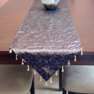 Table Runner